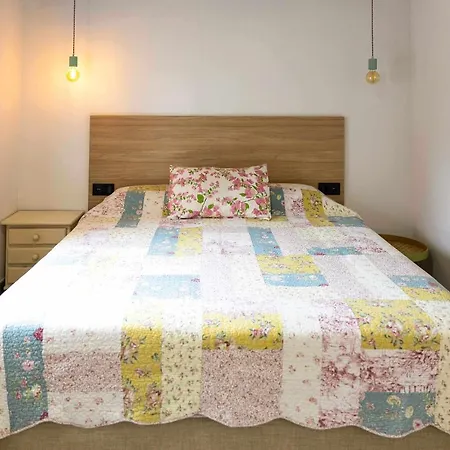 Candiu. Establecimiento De 2 Casas Enteras